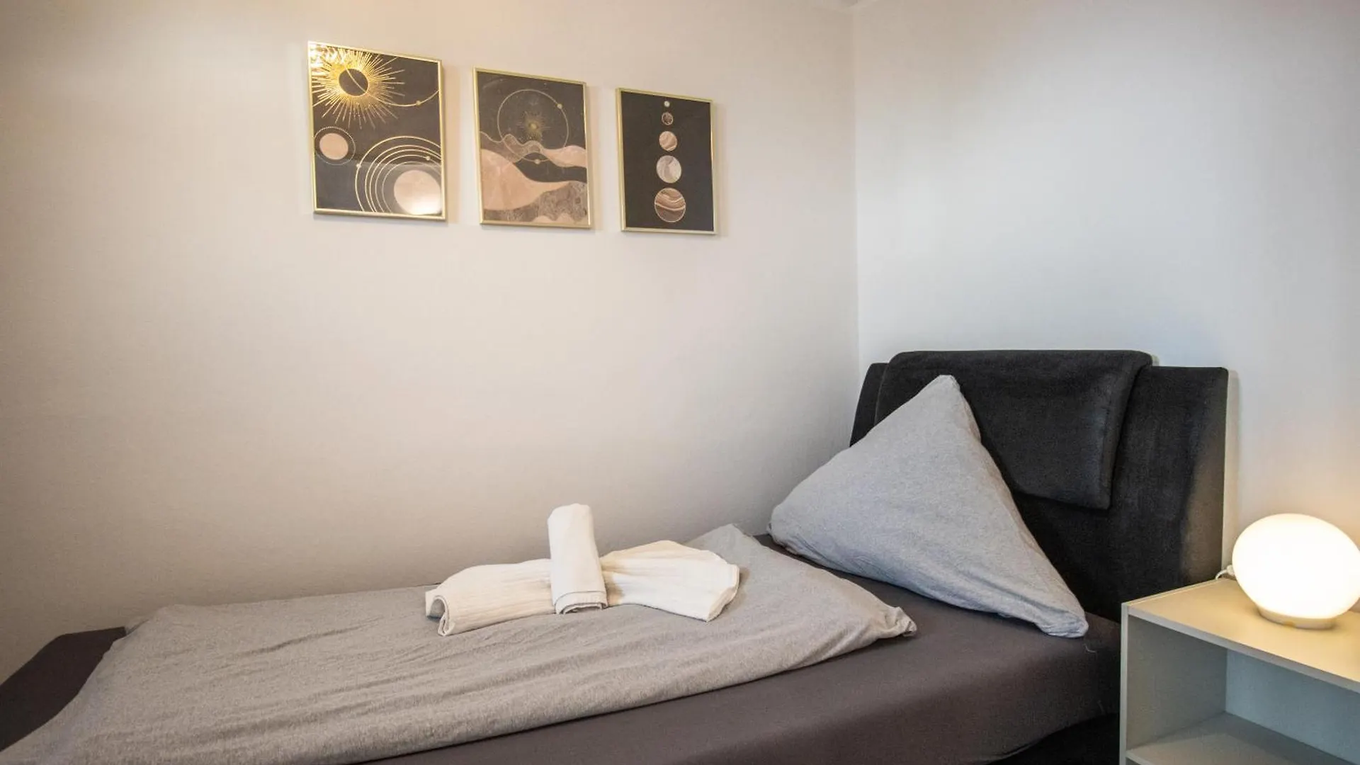 Messewohnung Fuer 5 Gaeste Mit Balkon Und Lift Hanôver 0*,
